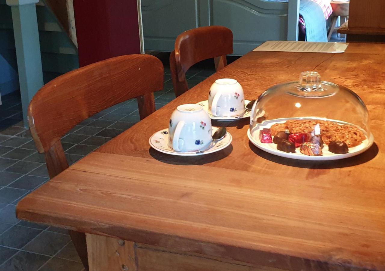 Fakansjehus Sfeervol Met Fijne Tuin Jirnsum エクステリア 写真